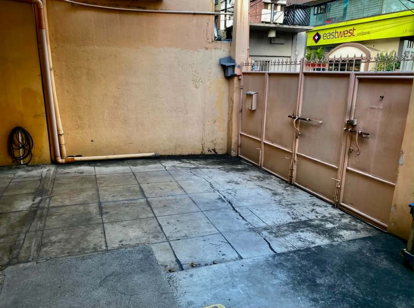 House & Lot — San Miguel Village, Poblacion, Makati — photo 10 of 23