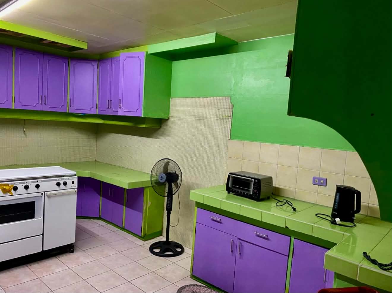 House & Lot — San Miguel Village, Poblacion, Makati — photo 16 of 23