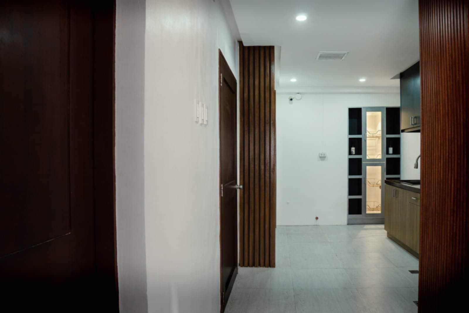 Mandaluyong Property (Income-generating) — photo 8 of 16