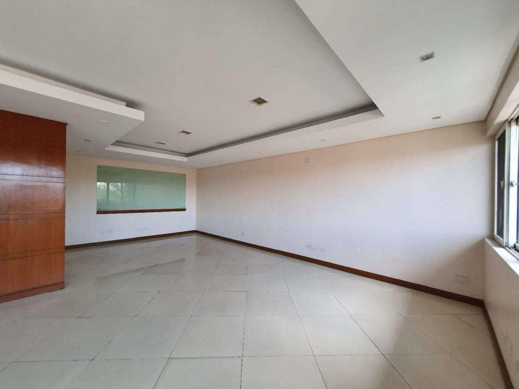 Pasig City Office / Commercial Building — photo 2 of 8