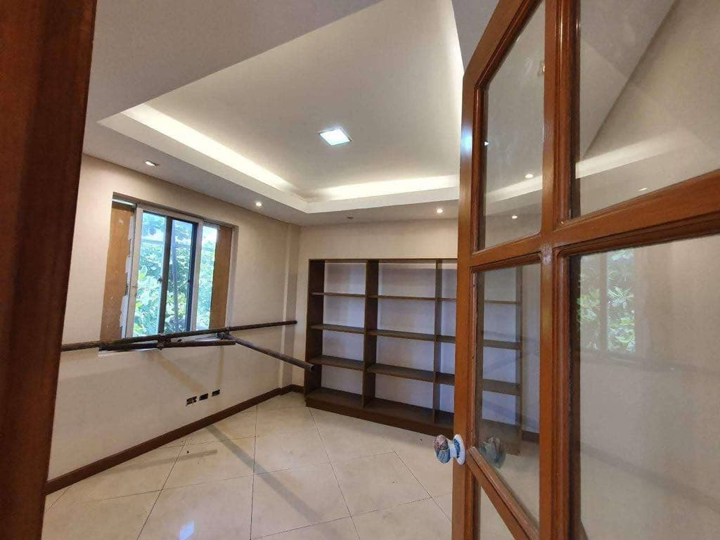 Pasig City Office / Commercial Building — photo 4 of 8