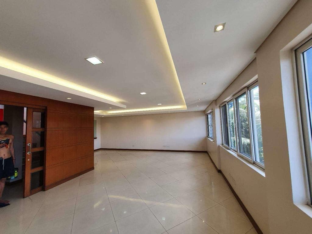 Pasig City Office / Commercial Building — photo 5 of 8