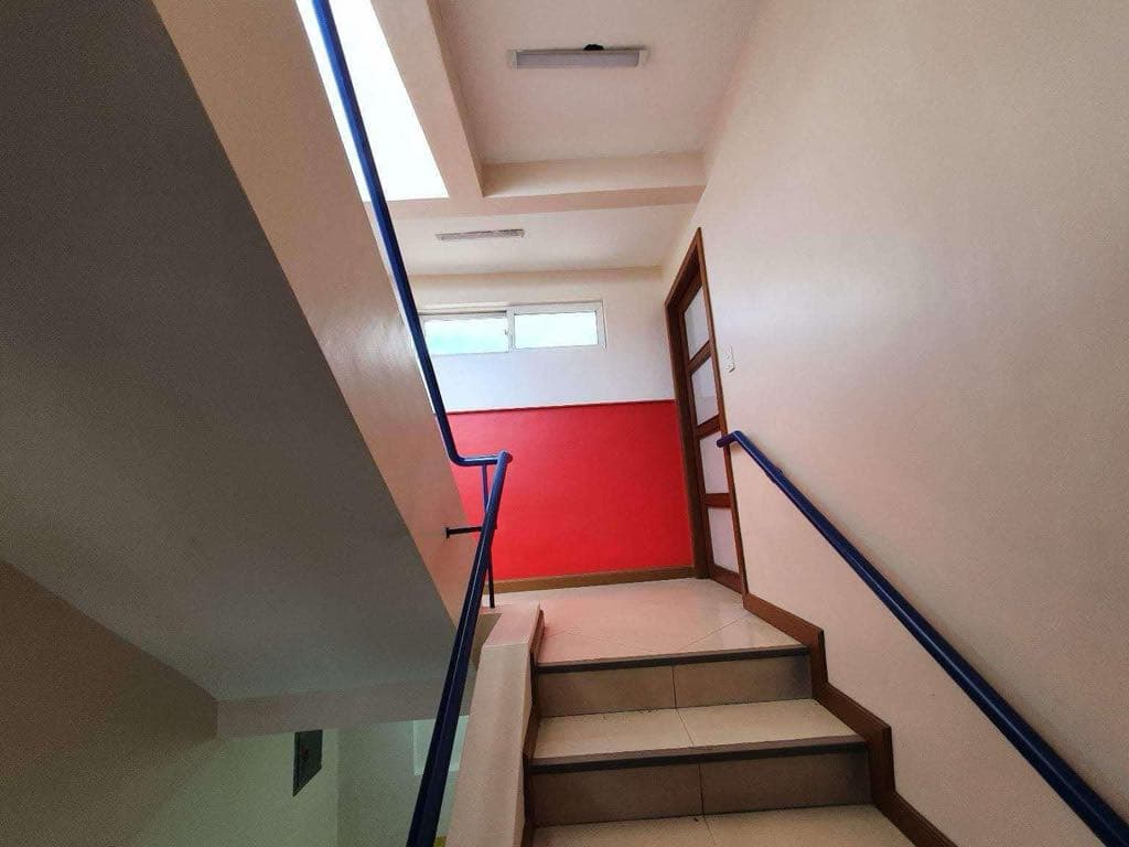 Pasig City Office / Commercial Building — photo 6 of 8