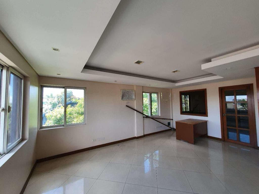 Pasig City Office / Commercial Building — photo 7 of 8